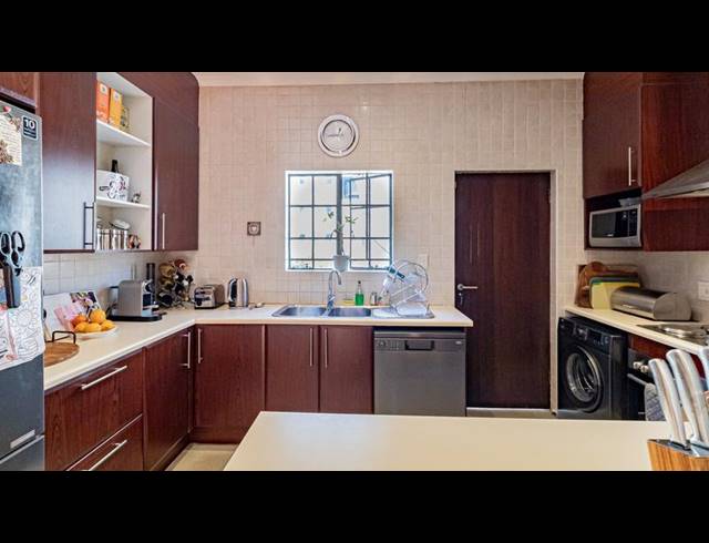 3 BEDROOM HOUSE FOR SALE IN NORTH RIDING